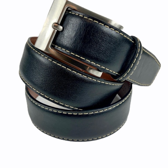 Johnston & Murphy Other - JOHNSTON & MURPHY black genuine leather belt SZ 34
